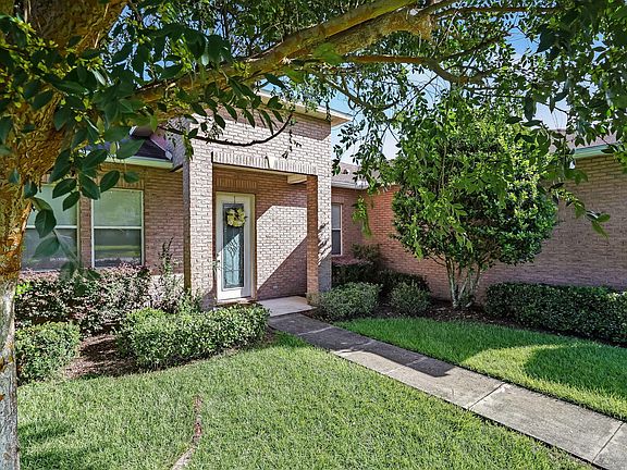 3rd image of 11381 Brian Lakes Dr N