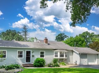 17 Fernwood Trl, Denville, NJ