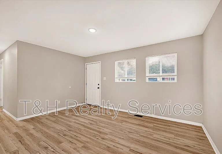 2714 Dawson St — Photo 5