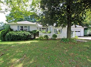 40 Oak Ridge Gate, Danbury, CT 06810