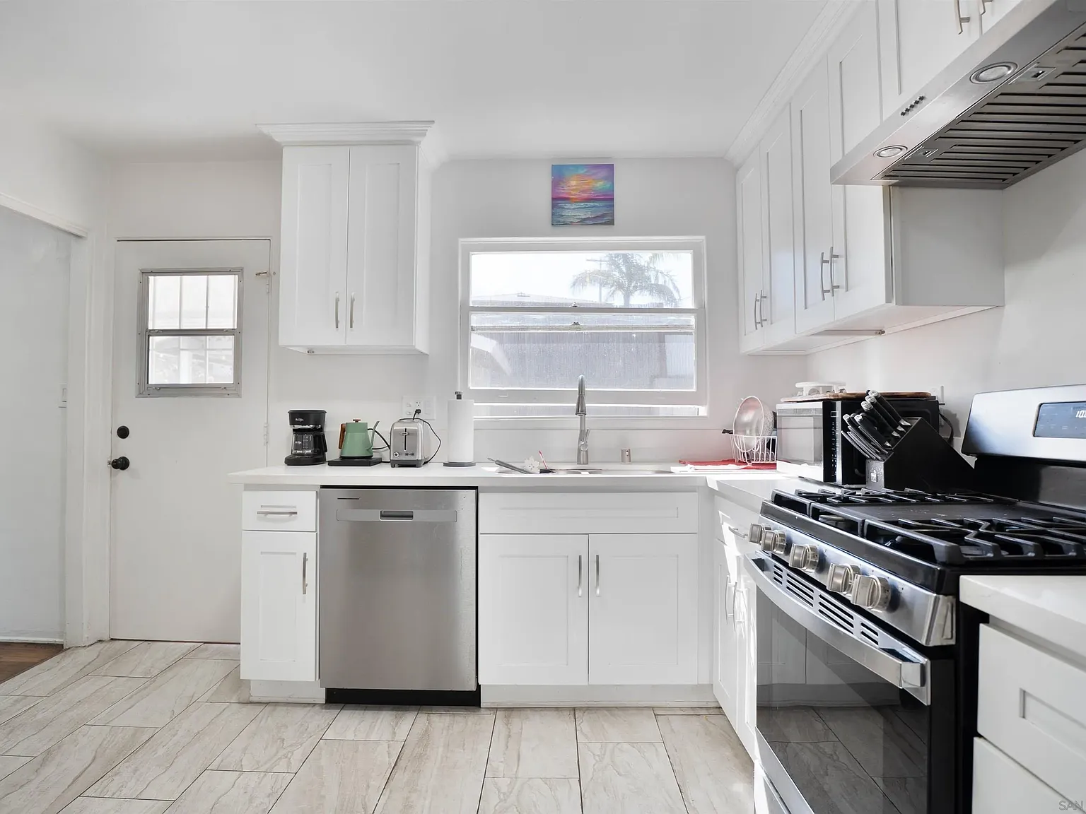 1 bed, 1.0 bath, 100 sqft, $1,400 — Photo 2