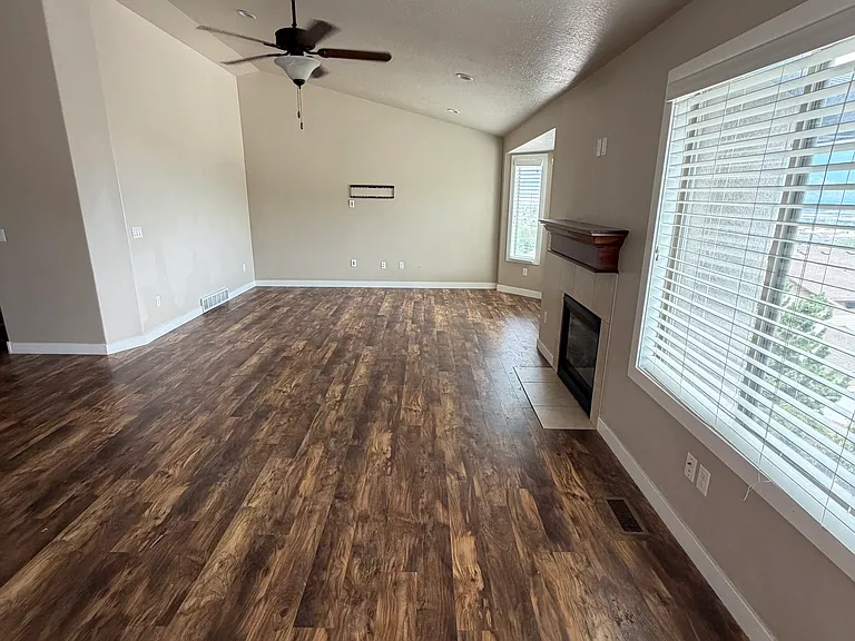 3886 E South Pass Cv — Photo 4