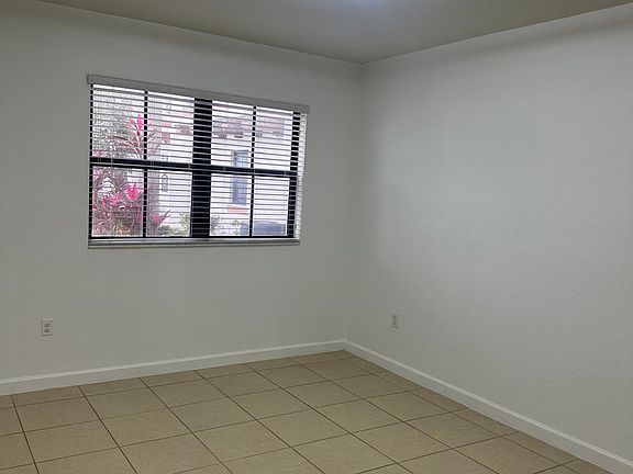 5th image of 10630 NW 88th St APT 110