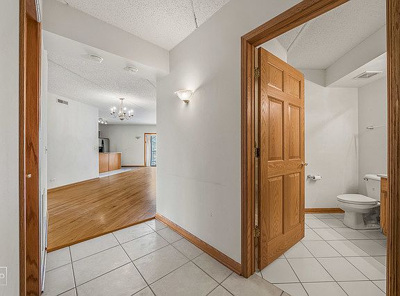 2nd image of 2919 N Harlem Ave APT 214