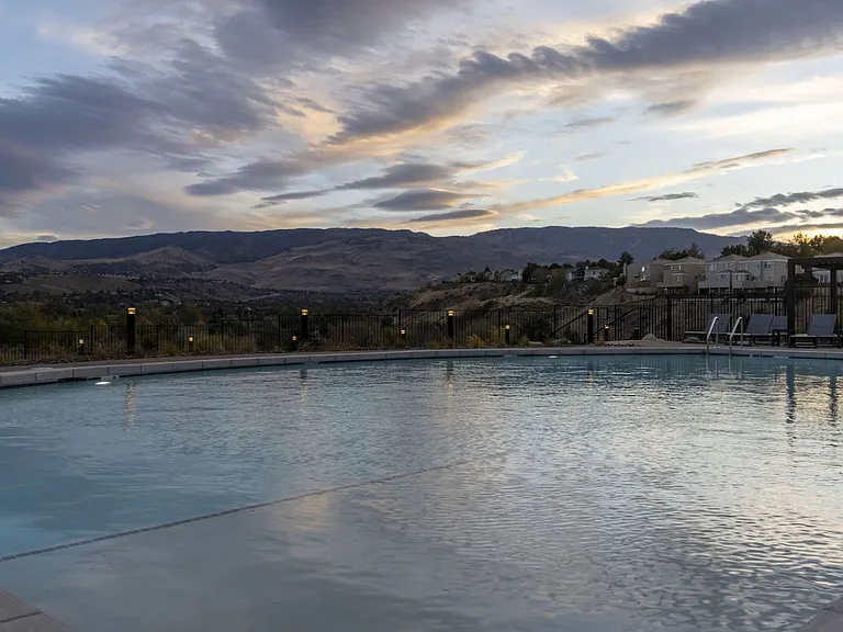 The Retreat Luxury Townhomes — Photo 11