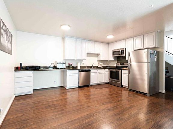 2nd image of 360 Auburn Way APT 3