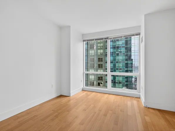 77 Hudson Street image 9 of 28