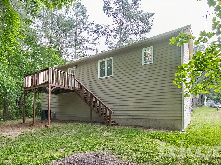 604 Cedar Creek Dr — Photo 15
