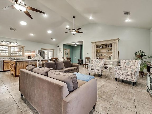 4th image of 354 Pecan Hollow Cir