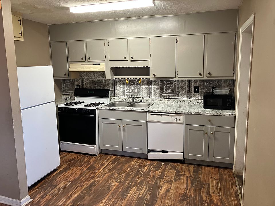 2nd image of 8475 Lee Rd
