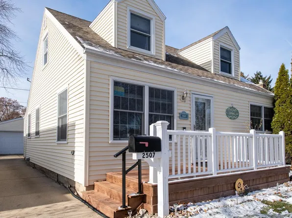 2507 South 83rd STREET, West Allis, WI 53219