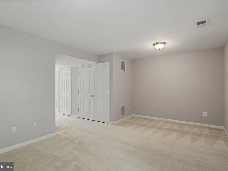 1026 Longview Ln — Photo 25