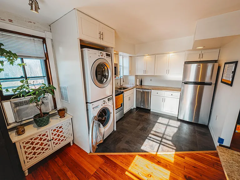 300B Stuart Ave #300B — Photo 8