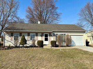 1111 Hollyhock Ln, Bluffton, IN 46714