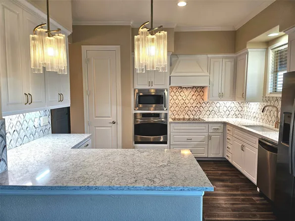 301 Watermere Dr APT 216, Southlake, TX 76092