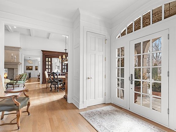 4th image of 325 Highcroft Ln