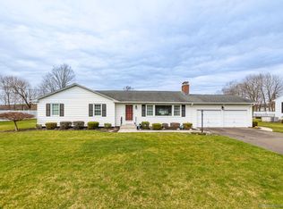 208 Garvin Rd, Hamden, CT 06518