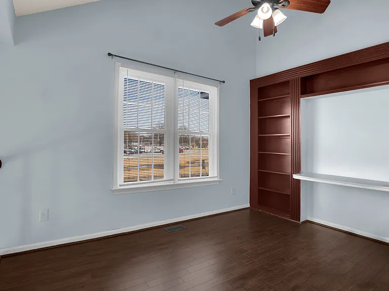 5256 Lake Victoria Arch — Photo 9