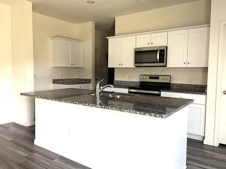2909 Aspen Dr — Photo 3