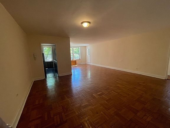5th image of 142-10 Roosevelt Ave #119