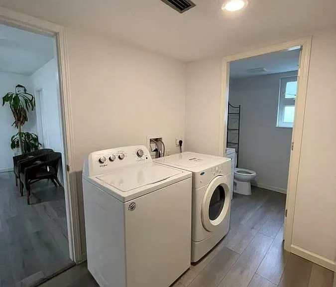 2900 Burton Ct — Photo 17