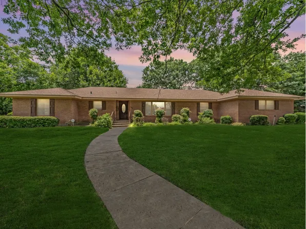 106 Richmond Dr, Waxahachie, TX 75165