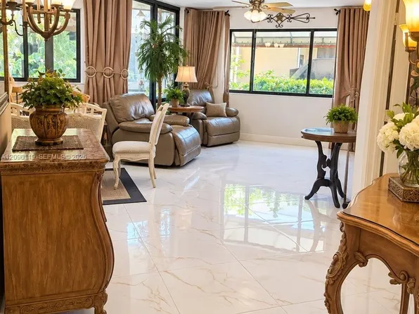 15555 N Miami Lakeway N #106, Hialeah, FL 33014