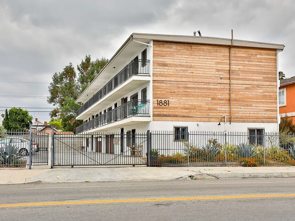 1881 W Jefferson Blvd