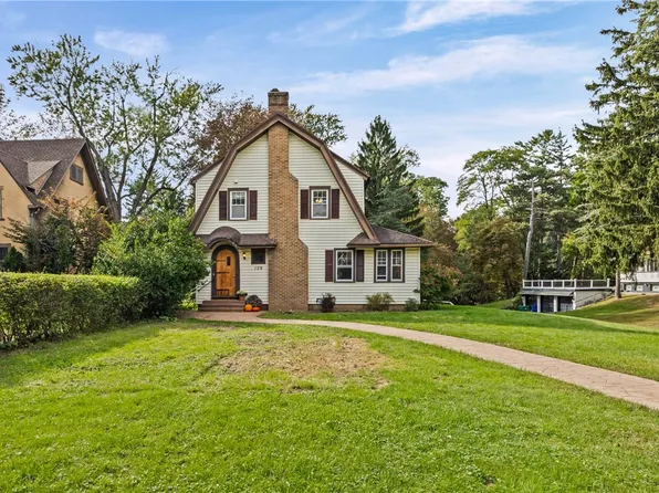129 Frankland Rd, Rochester, NY 14617