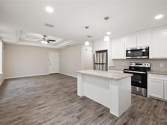 4th image of 3409 Sahara Dr #2