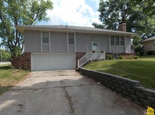 907 Monrovia Dr, Clinton, MO 64735