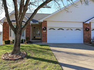 72 Summit Pointe Ct #11A, Saint Charles, MO 63301