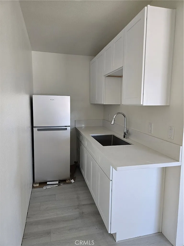 Studio, 400 sqft, $1,950 — Photo 2