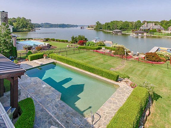 2nd image of 10517 Lakecove Way