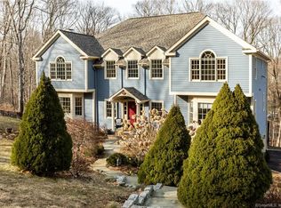 31 Rolling Hills Rd, Ridgefield, CT 06877