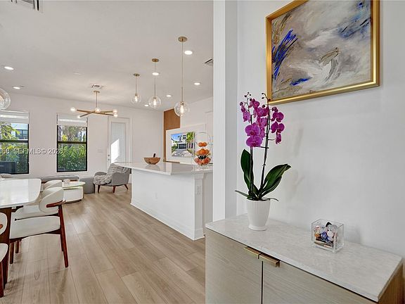 4th image of 8360 NW 7th Pl