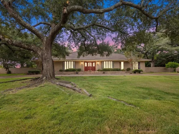 320 McNee Dr, Henderson, TX 75654
