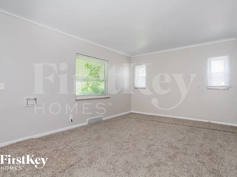 5256 Ponce Ln — Photo 3