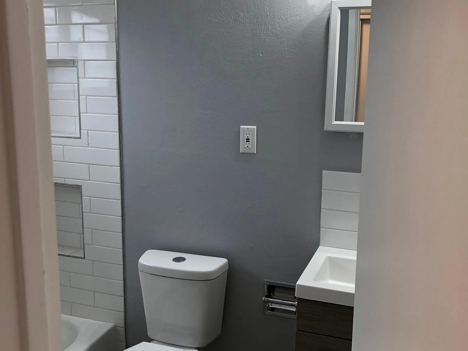 1407 Amherst Dr SE — Photo 4