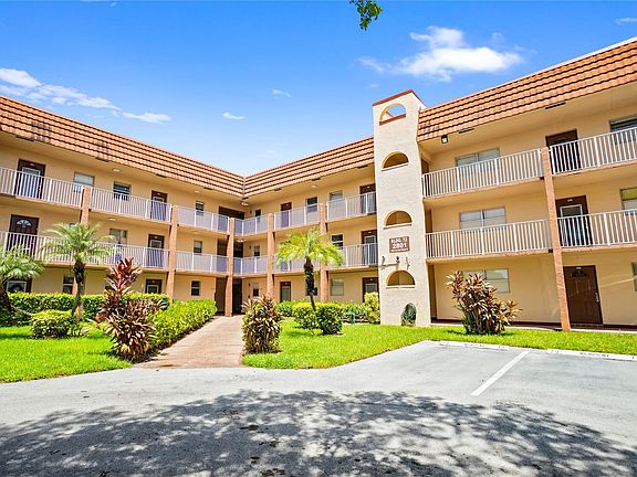 3rd image of 2801 N Pine Island Road #208
