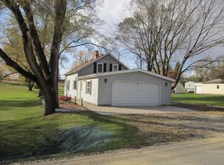 3184 John St, Viola, IA 52336
