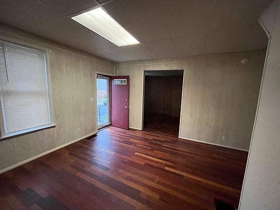 3rd image of 214 East Ave