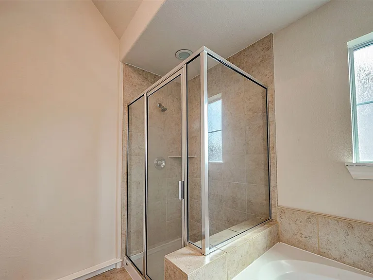 3302 Clearview Cir — Photo 30