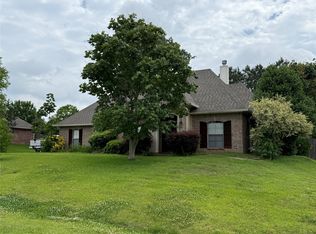 1737 Turning Leaf Trl, Haughton, LA 71037