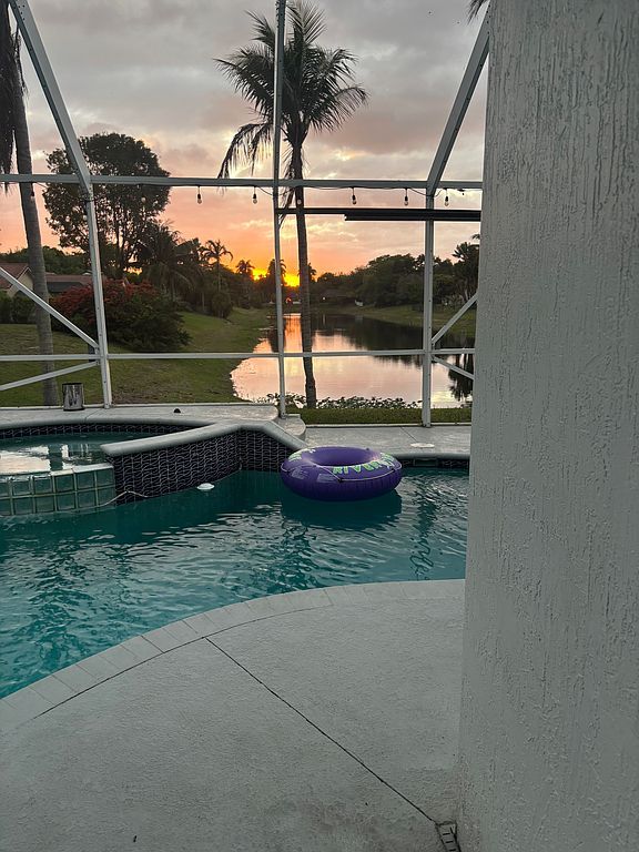 4220 NW 90th Ter - Property Image