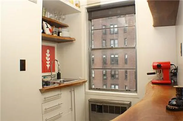 Sold by R New York | media 3