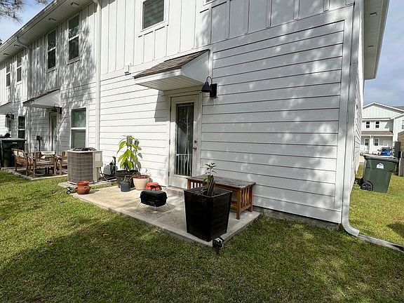 3rd image of 1531 Farragut Way