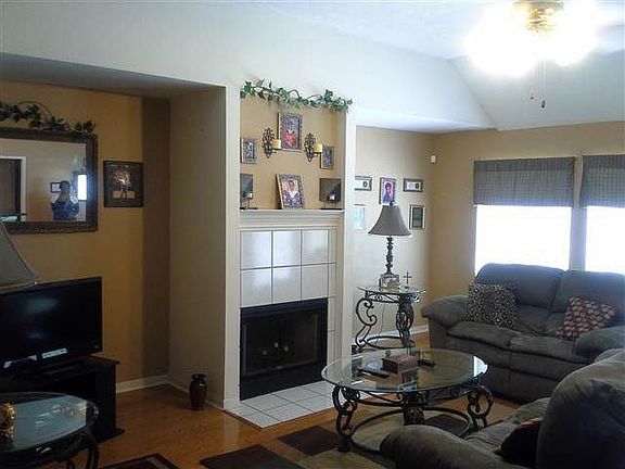 3rd image of 7820 Buttercup Ln