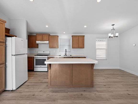 5th image of 2042 Girard St Space 19