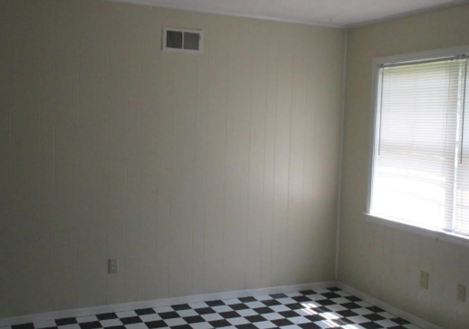 Welcome to 4372 Deerland Street! — Photo 4